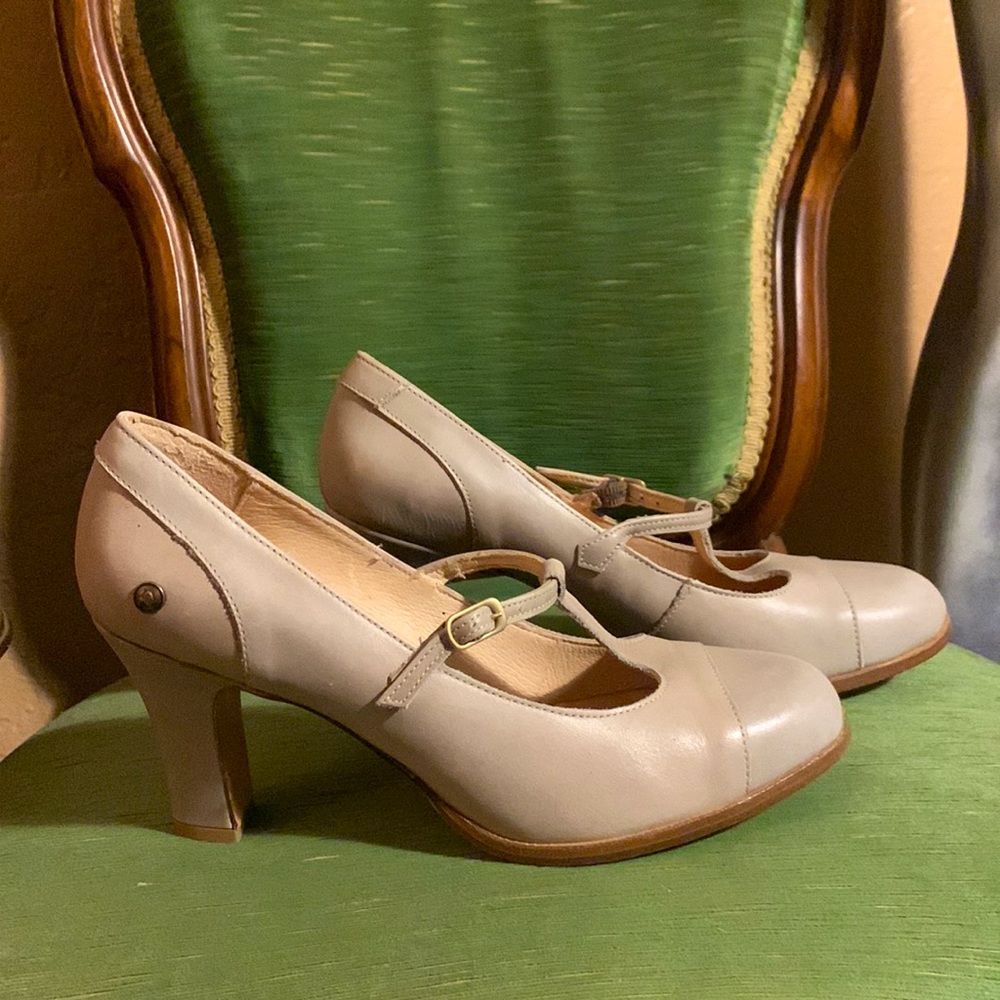 NEOSENS Cream T Strap Leather Mary Janes.  Sz 41 - Picture 3 of 6